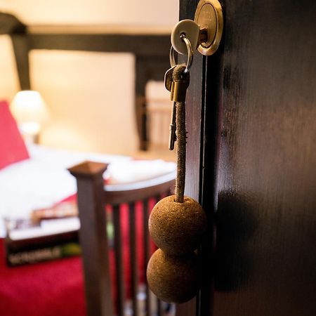 The Fleece Inn Bretforton Экстерьер фото