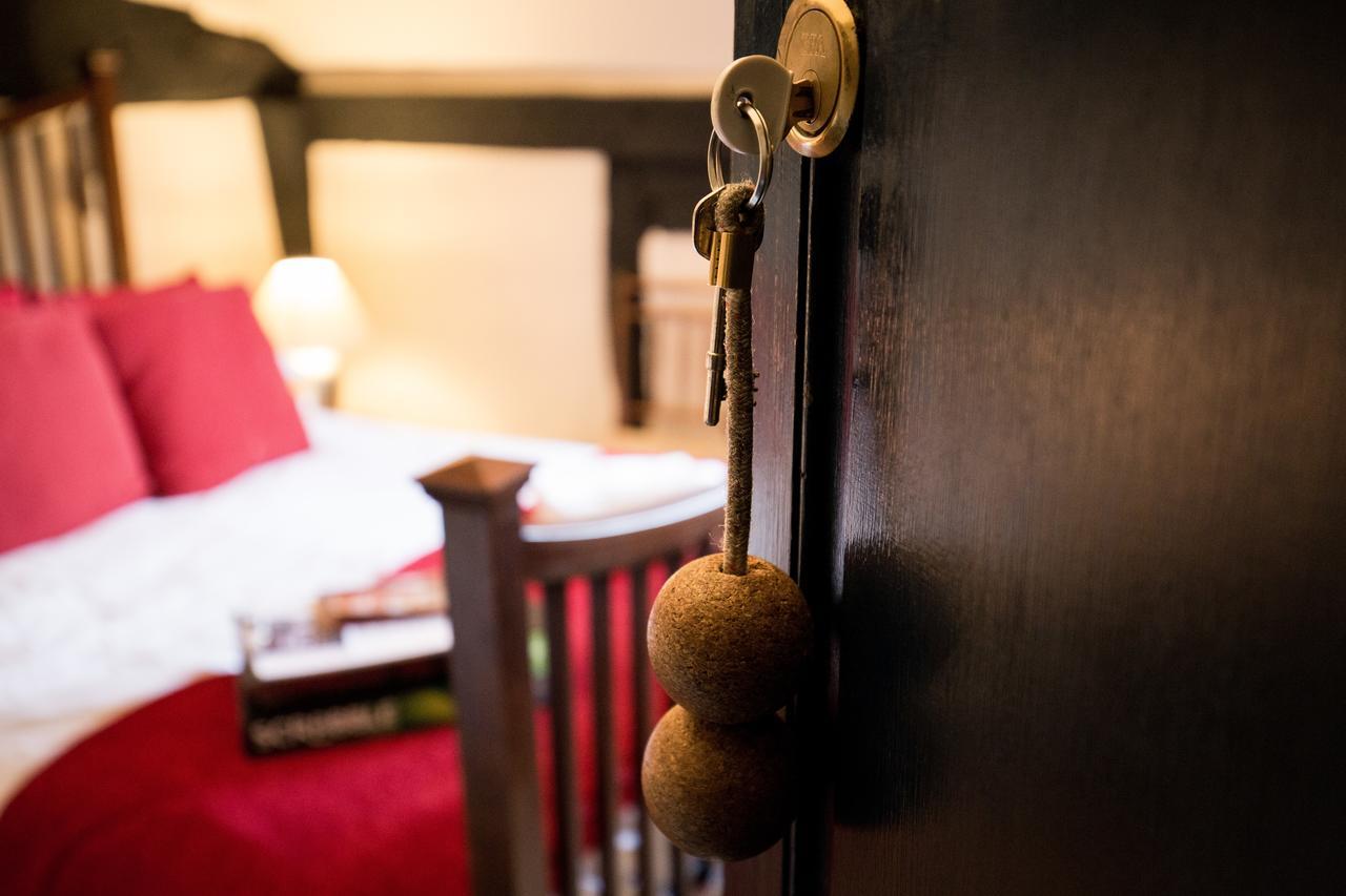 The Fleece Inn Bretforton Экстерьер фото