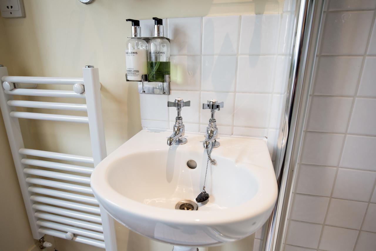The Fleece Inn Bretforton Экстерьер фото